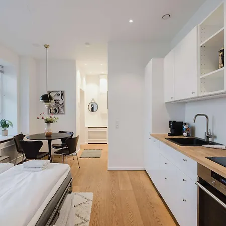 Elegant By The Grand Station *