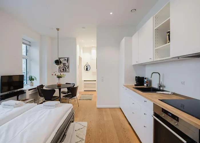 Elegant By The Grand Station *