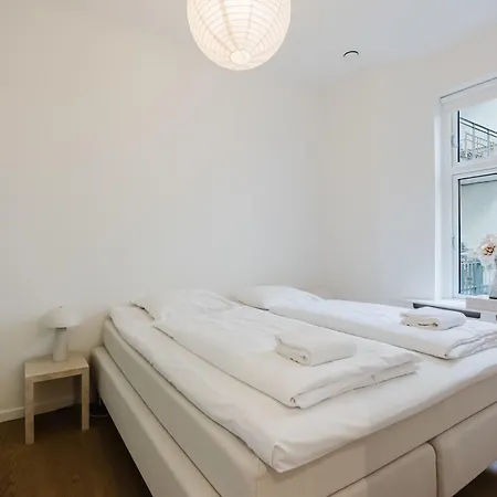 Elegant By The Grand Station Apartament *