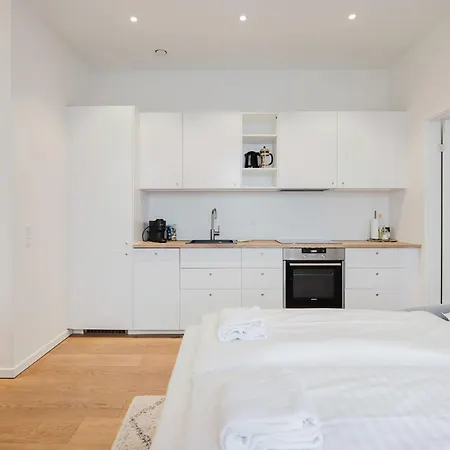Apartment Elegant By The Grand Station