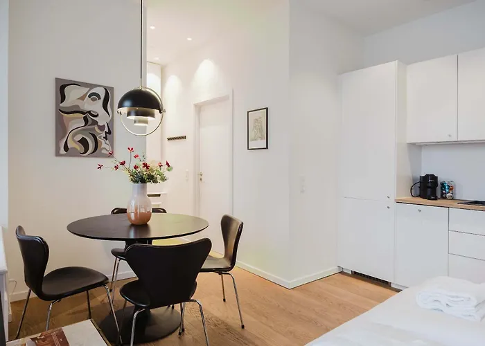 Elegant By The Grand Station *