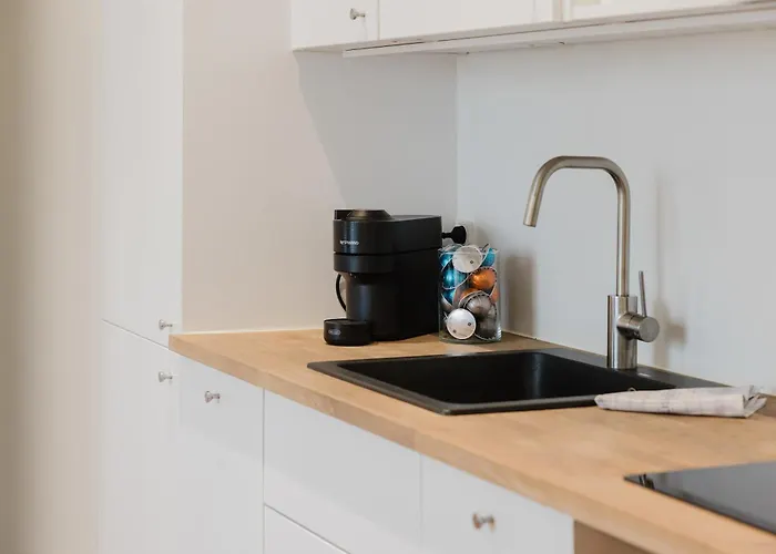 Elegant By The Grand Station Appartamento